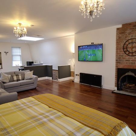 The Bards Loft, Large Studio Apartment 艾尔 外观 照片